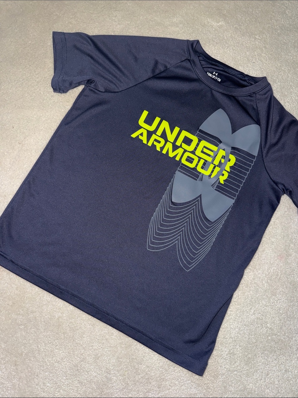 Boys under armour short sleeve shirt